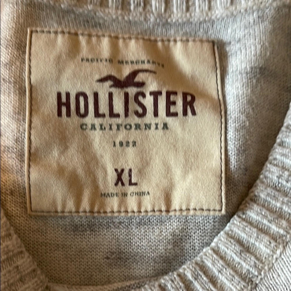 Hollister Gray Crewneck Sweater Classic Knit - Picture 2 of 3